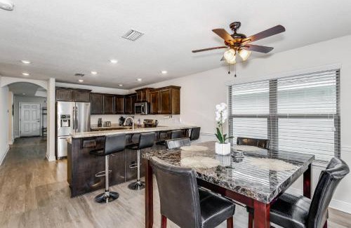 Warrington Casa | Little Gem