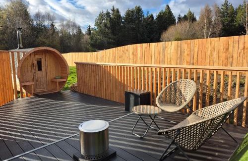 Marybank Chalet De Esquí | Little Getaway in the Highlands, private sauna and stargazing geodome
