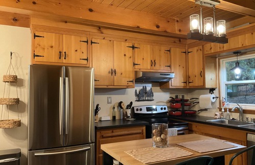 Placerville Cabina | Little Green Cabin by Apple Hill/Sly Park/Wineries/Tahoe/Hiking
