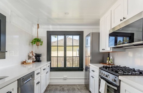 Monterey Casa | Little Green House - Monterey House - Eco-Friendly with Two Office Spaces