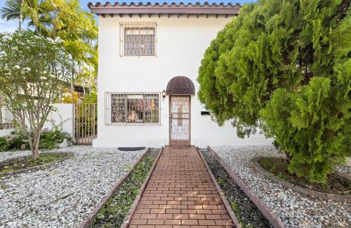 Little Havana Casa | Little Havana Retreat - Newly remodeled Villa by Loan Depot Stadium!