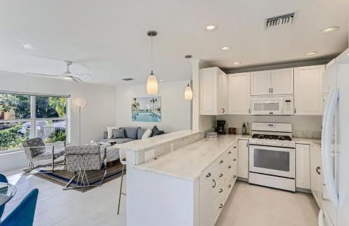 Flamingo Parks Casa | Little Havana - Unwind in a Tropical Garden Retreat with Private Pool