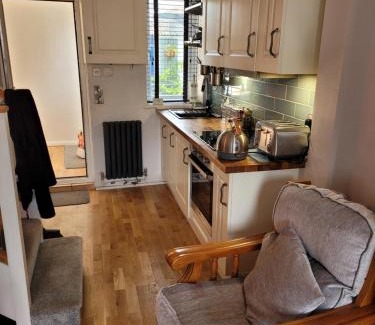 Topsham Apartamento | LITTLE HAVEN 1 Bedroom House sought after area