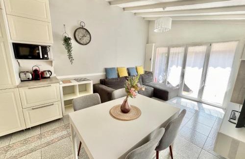 Antony Casa | Little house 2 bedrooms -Terrace, Antony Center near Paris and Orly