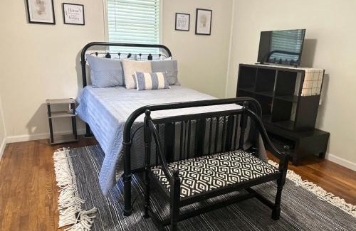 Hartwell Casa | Little House by the Lake