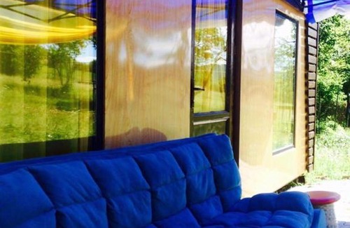 Tbilisi Apartamento | Little house in the big wood