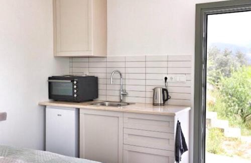 Volos Apartamento | Little house in the olive grove