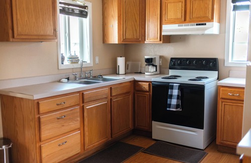 Billings Casa | Little House on Lambrecht- 3 bed Stay for up to 6