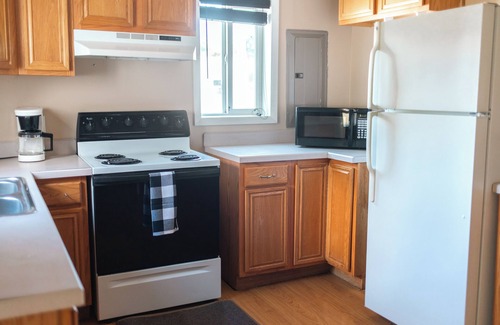 Billings Casa | Little House on Lambrecht- 3 bed Stay for up to 6