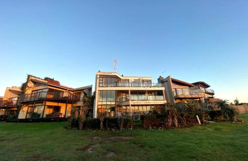 Jeffreys Bay Casa | Little House on Supers