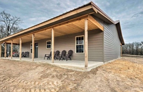 Golden Cabina | Little House on the Prairie 3 Bed Luxury Cabin Mins from Mt. Fork River