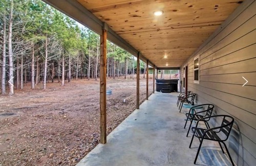 Golden Cabina | Little House on the Prairie 3 Bed Luxury Cabin Mins from Mt. Fork River