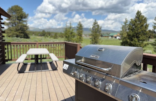 Island Park Cabina | PRAIRIE CABIN🐕PET FRIENDLY WIFI FREE BBQ GRILL⭐️35MIN TO YELLOWSTONE FIRE PIT