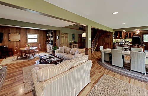 Alexandria Casa | Little Juniata River House - A Fly Fishing and Family Retreat