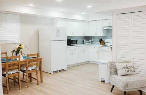 Carpentersville Apartamento | Little Lady On Lincoln- FULLY stocked Coffee Bar