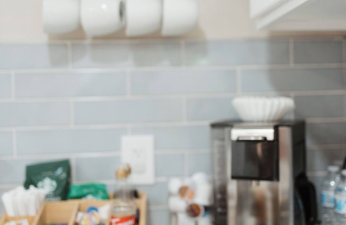 Carpentersville Apartamento | Little Lady On Lincoln- FULLY stocked Coffee Bar