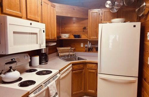 Burton Casa | Little Loch (2-Bedroom Home) by RedAwning