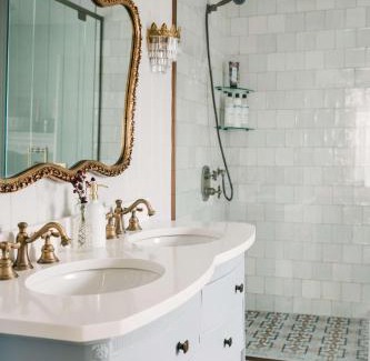 Ameliasburgh Casa | Little Louis - A Princely Take on a County Getaway