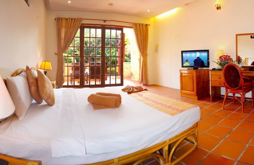 East Ham Tien Beach Hotel | Little Muine Cottage