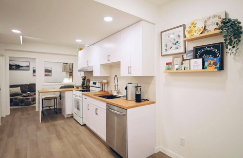 Calgary Casa | Little Nest – Scandinavian-Inspired Stay w/ Garden & Family Fun and pet free