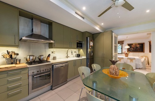 Sant Just Desvern Casa | Little oasis in Barcelona City with pool, AC, gardens, and much more!