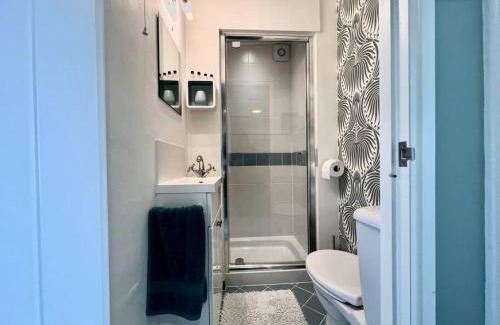 Stoke Fleming Casa | Little Oasis with Sea Views