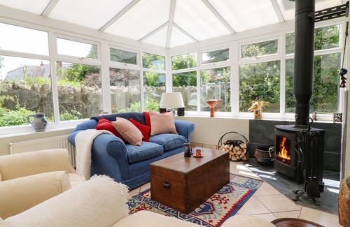 Maiden Newton Casa | LITTLE ORCHARD, family friendly in Maiden Newton, Dorset