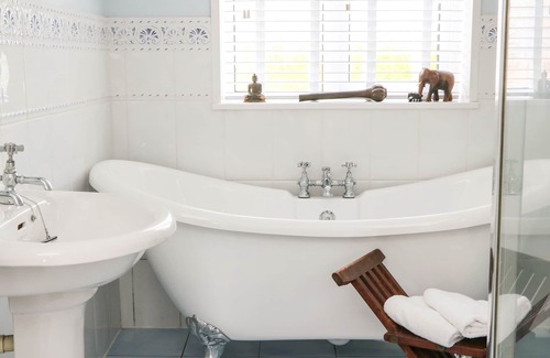 Maiden Newton Casa | LITTLE ORCHARD, family friendly in Maiden Newton, Dorset