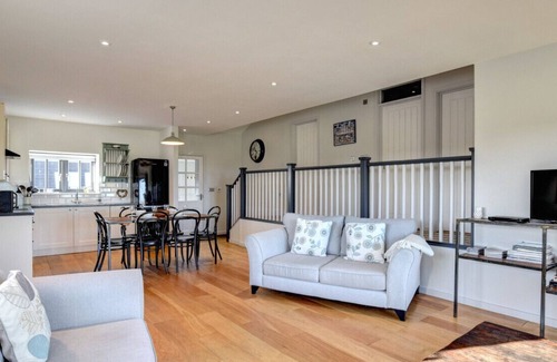 Woodbridge Casa | Little Owl, Oxley Dairy