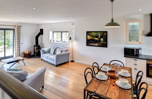 Woodbridge Casa | Little Owl, Oxley Dairy