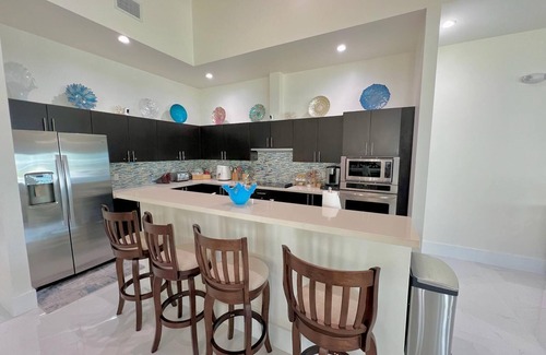 Alice Town Casa | Little Palm Villa-Bimini Private Island House 607