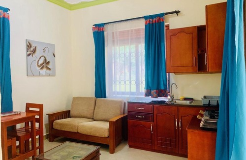 Fort Portal Casa | Little Paradise Boma