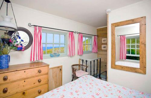 Sennen Cove Casa | Little Petra, Cottage With Garden, Superb SeaViews in Amazing Location