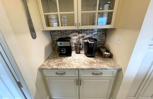 New Bern Casa | Little piece of heaven in your own back yard!