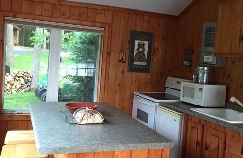 Birchwood Cabina | Little Pine Cabin; a charming retreat for couples