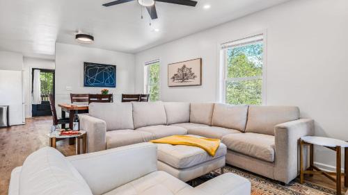 Fairview Casa | Little Pisgah Sunrise by AvantStay Mountain View