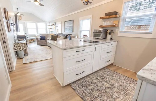 Honor Cabaña | Little Platte Lake Cottage - Lakefront w/ Kayaks! Near Sleeping Bear Dunes