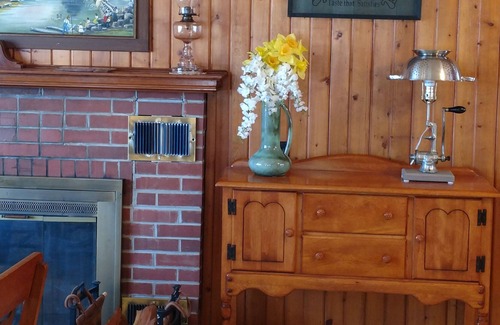 Ipava Cabina | Little Red cabin by The Spoon River