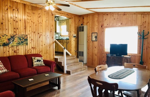 Wellston Cabina | Little Red Cabin - Peaceful Up-North Michigan Get-a-Way!