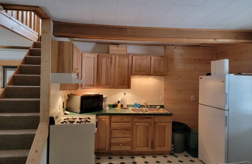 Phelps Cabina | Little Red Cabin, private yard, private dock Fishermans dream location!