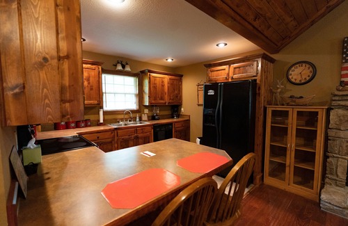 Heber Springs Cabina | Little Red River Cabin for a perfect fishing getaway for the whole family!