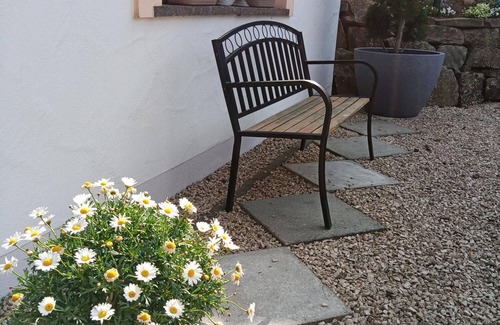 Pronsfeld Apartamento | Little reverie Frango Eifel / castle rear Whirlpool / sauna house / massage chair