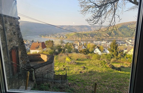 Boppard Apartamento | Little Rhine View Château (Harry): with terrance, river view, mountain view.