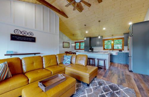 Penrose Casa | Little River Adventure
