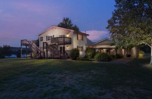 Lookout Valley Neighborhood Association Casa | Little River Guest House at Tennessee RiverPlace