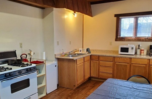 Leon Casa | Little River Inn Motel & Guest House