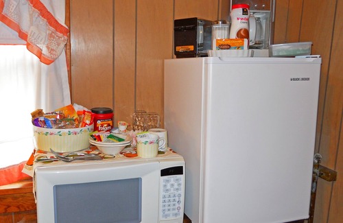 Leon Casa | Little River Inn Motel & Guest House