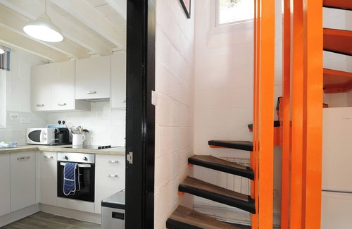Trebarwith Strand Cabaña | LITTLE RUFFO, pet friendly, country holiday cottage in Tintagel