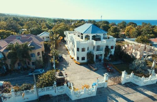 Runaway Bay Apartamento | Little Savoy Guest House new