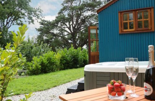 Umberleigh Casa | Little Silver Pheasant